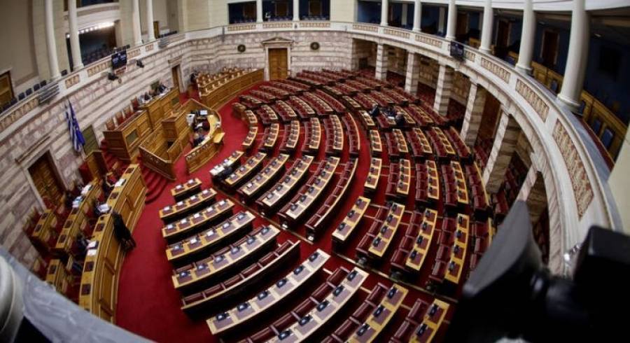 Βουλή: Ψηφίζεται το νομοσχέδιο για τις άδειες οδήγησης