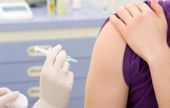 Στη μέγγενη της τρόϊκας το πρόγραμμα εμβολιασμού;