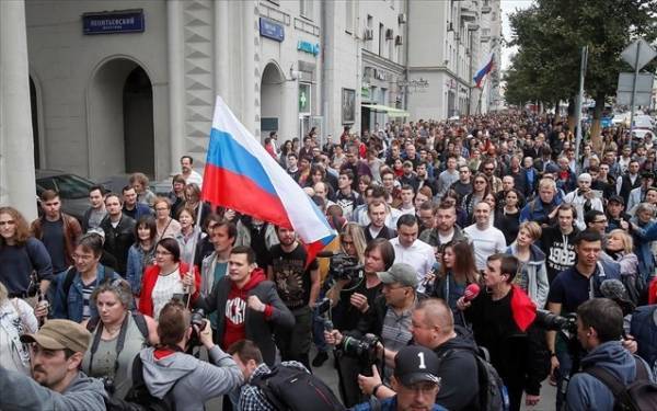 Νέες διαδηλώσεις στη Μόσχα για τη διεξαγωγή ελεύθερων εκλογών