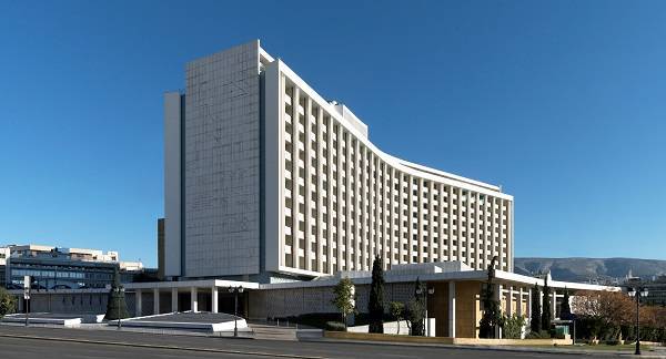 Hilton Αθηνών: Μετονομάζεται σε Conrad-Στρατηγική συνεργασία με την Ιονική Ξενοδοχειακή