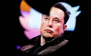 Ο Μασκ ρωτάει τους χρήστες του Twitter: «Να παραμείνω CEO;»