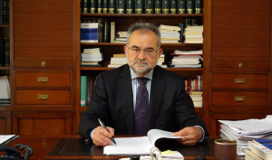 ΠΑΣΟΚ: Στηρίζει Λουκά Αποστολίδη για την Περιφέρεια Στερεάς Ελλάδας