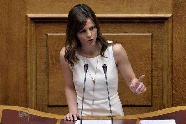 Αχτσιόγλου: Υποσχέσεις χωρίς αντίκρισμα οι εξαγγελίες Μητσοτάκη για φοροαπαλλαγές