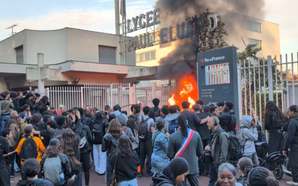 Γαλλία: Κλιμακώνονται οι μαθητικές κινητοποιήσεις – 164 συλλήψεις και τραυματισμός μαθητή από δακρυγόνα