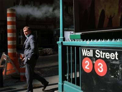 Πακέτο τόνωσης και θετικά μάκρο δίνουν ώθηση στη Wall Street