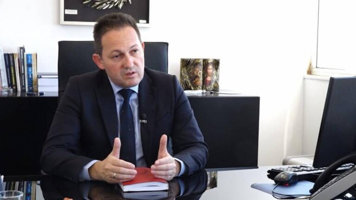 Απόφαση Πέτσα για δωρεάν μετάδοση ενημερωτικών μηνυμάτων για τον κορονοϊό