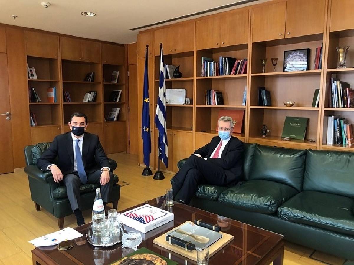 Οι αμερικανικές «πράσινες» επενδύσεις συζητήθηκαν στη συνάντηση Σκρέκα-Πάιατ