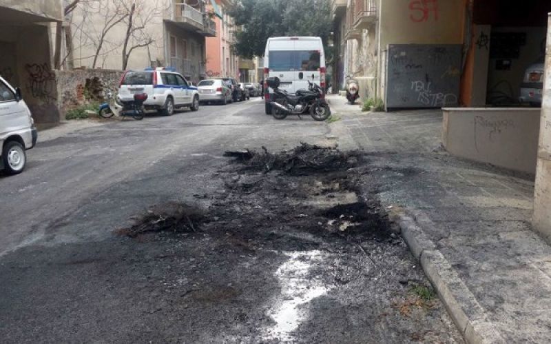 Επίθεση με μολότοφ έξω από σπίτι του Φλαμπουράρη