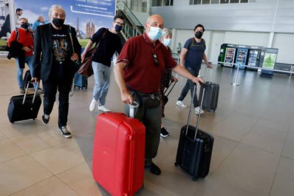 Βρετανία: Καραντίνα τέλος για τους εμβολιασμένους που επιστρέφουν από Ελλάδα