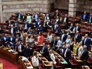 Βουλή: Το φιάσκο της Προανακριτικής – Καταγγελίες για «μπάζωμα ευθυνών» και «κοινοβουλευτικό πραξικόπημα»