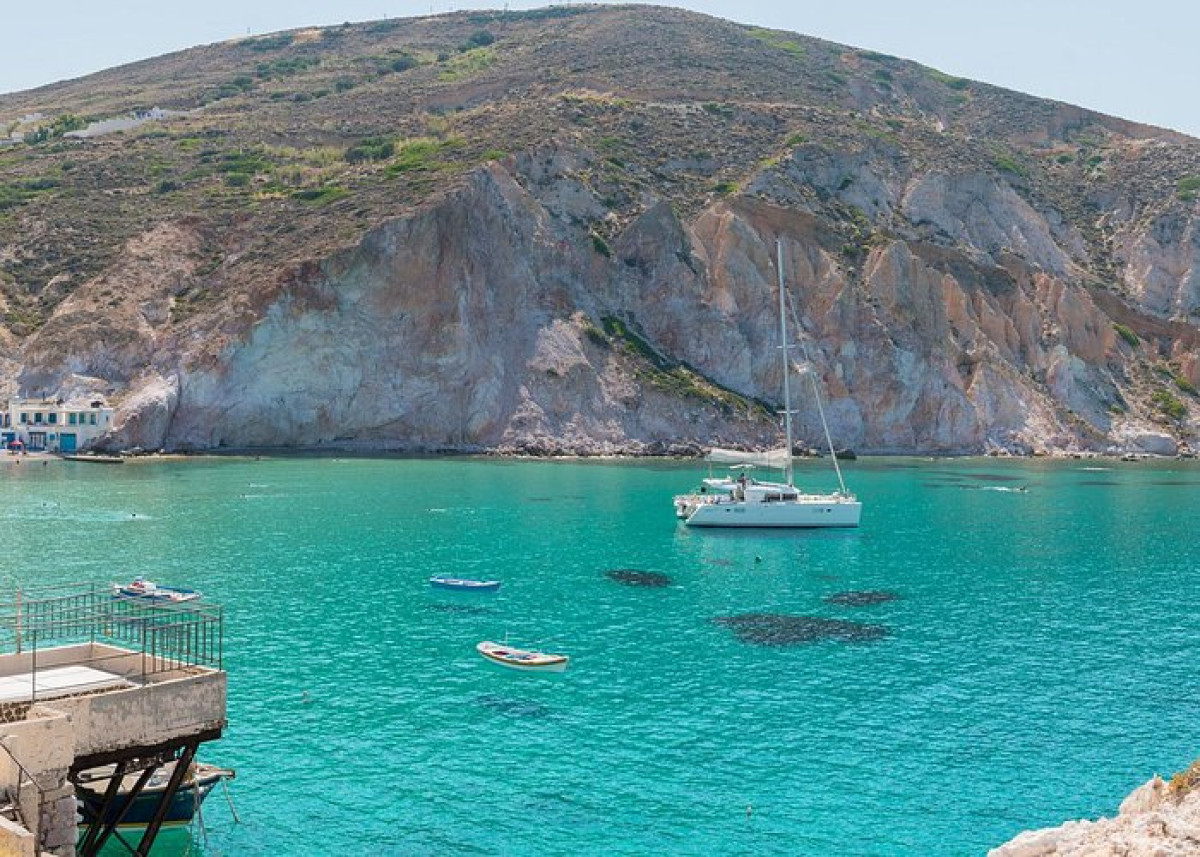 Μήλος, Σαντορίνη και Μύκονος, οι κλασσικές επιλογές των Ισπανών