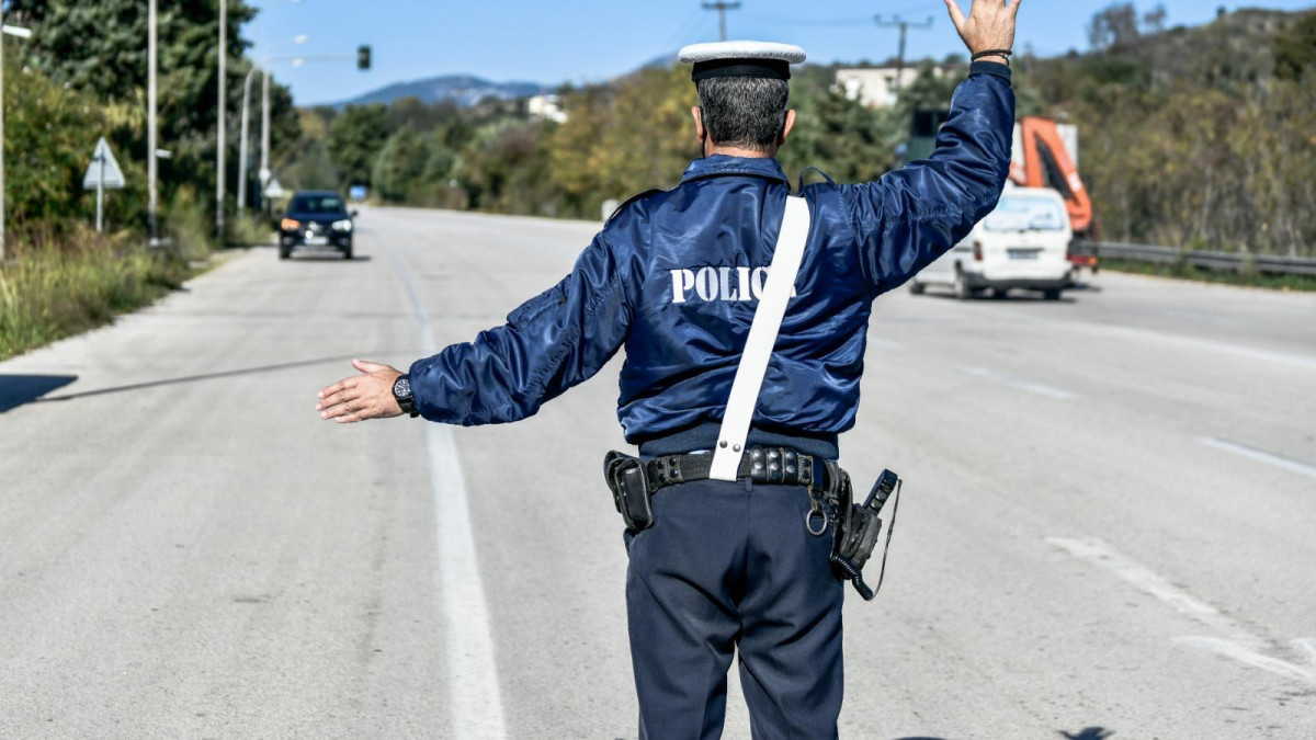 Τροχαία Αττικής: Σχεδόν 5.000 παραβάσεις και 15 συλλήψεις το τετραήμερο