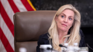 Μπρέιναρντ (Fed): Πολύ δύσκολο να ανακοπεί η άνοδος των επιτοκίων
