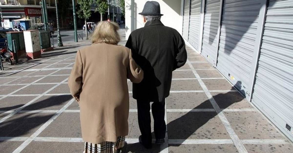 Κυβερνητικό «όχι» σε ξεχωριστά μέτρα για τους άνω των 65