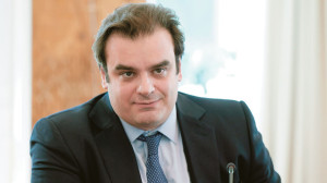 Πιερρακάκης: Υπάρχει στασιμοπληθωριστική τάση στην Ευρώπη, αλλά όχι κρίση τύπου ‘70