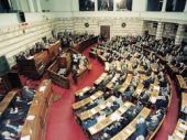 Ψηφίστηκε επί της αρχής το πολυνομοσχέδιο - Διαγράφηκε ο Ευ. Παπαχρήστος