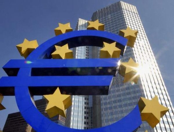 Όλα δείχνουν ότι έρχεται νέο κούρεμα τον Αύγουστο - Aισιοδοξία από τις διαπραγματεύσεις με την τρόικα