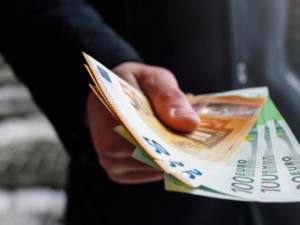 Επίδομα 800 ευρώ: Άνοιξε η πλατφόρμα-Η διαδικασία για την αίτηση