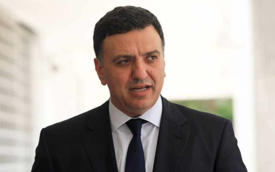 Στον Θάλαμο Επιχειρήσεων του Λιμενικού Σώματος ο Κικίλιας - Σε ετοιμότητα το Υπουργείο Ναυτιλίας