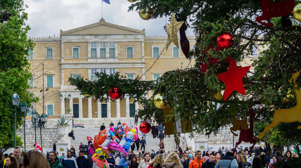 Ανοικτά σήμερα Κυριακή τα καταστήματα- Ξεκινά το εορταστικό ωράριο