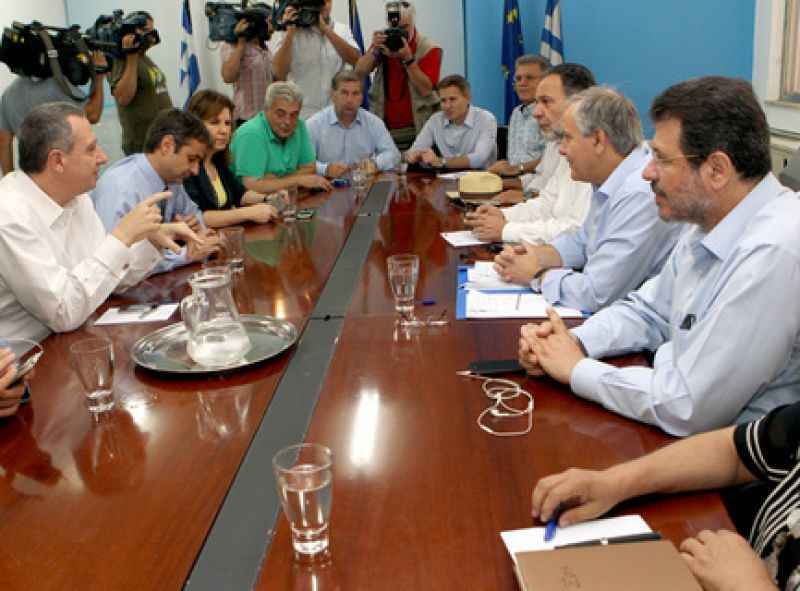 «Μαύρος καπνός» από τη συνάντηση ΚΕΔΕ - κυβέρνησης για το πολυνομοσχέδιο