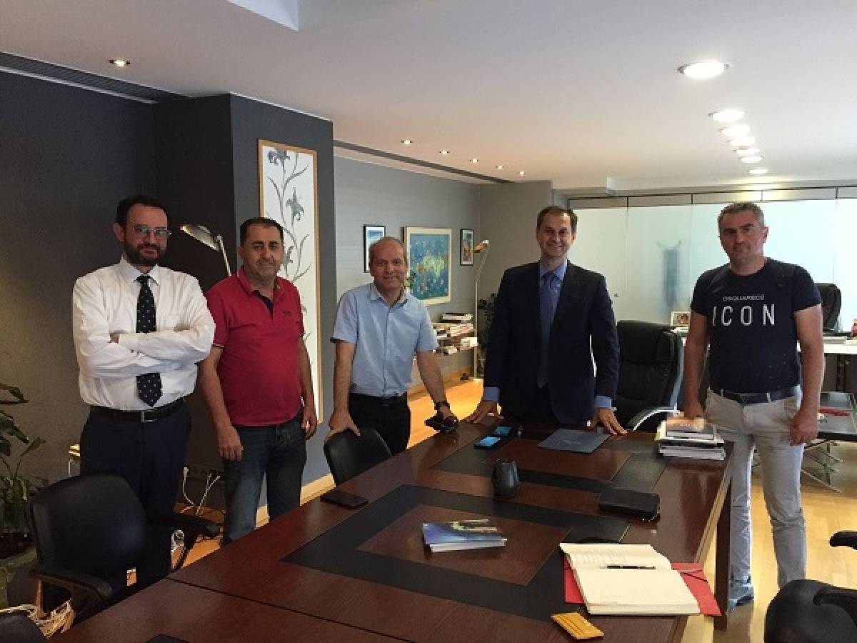 Οδηγοί Φορτηγών και Τουριστικών Λεωφορείων: Συναντήσεις με Θεοχάρη, Κεφαλογιάννη