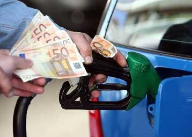 Σε ισχύ η αύξηση σε καύσιμα, τσιγάρα, ποτά - Αισιοδοξία από είσπραξη ΦΠΑ