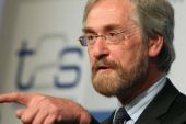Πράετ: Οι παρεμβάσεις της ΕΚΤ απέτρεψαν τον αποπληθωρισμό