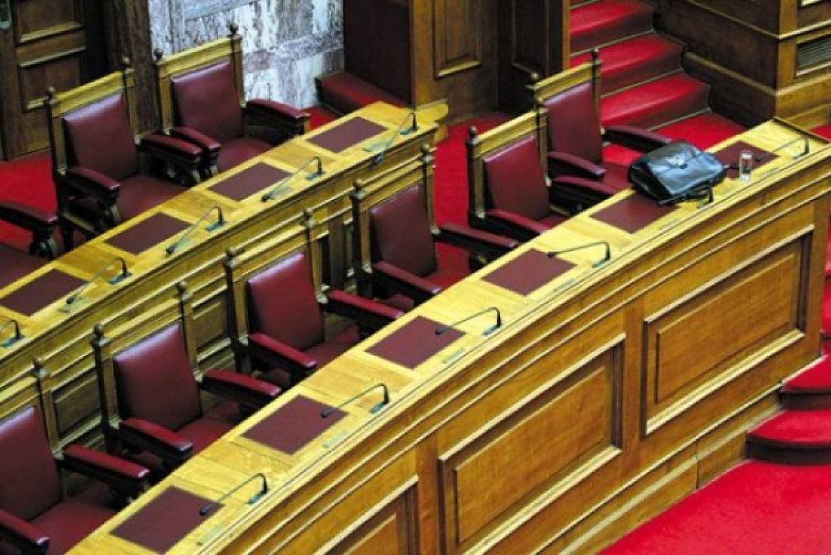 Υπόθεση «άρθρο 86»: Πού βρίσκεται η χρυσή τομή στην υπουργική ευθύνη