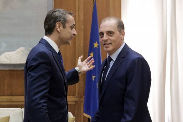 Σύμφωνος ο Βελόπουλος για την ψήφο των ομογενών