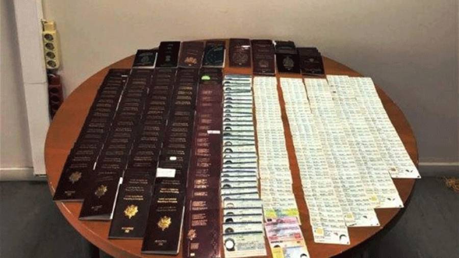 Αεροδρόμιο «Ελ. Βενιζέλος»: Συνέλαβαν γυναίκα με 401 ταξιδιωτικά έγγραφα