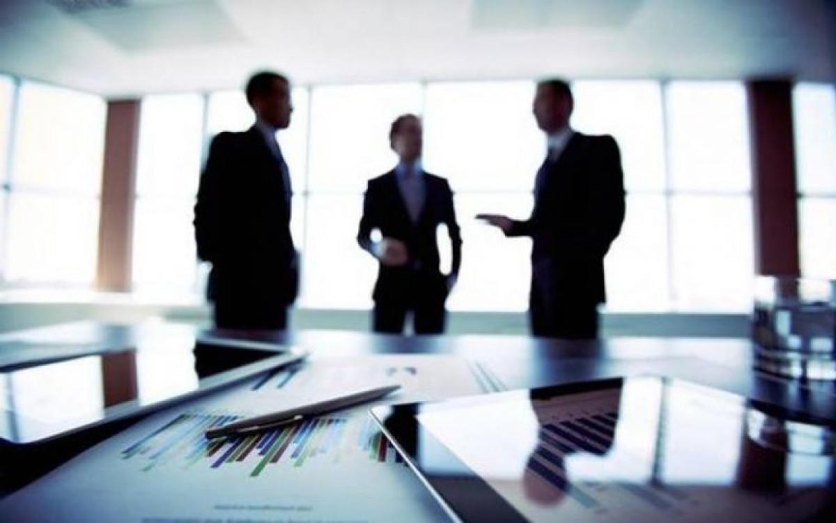 Βρετανία: Αύξηση 16% στις αμοιβές των CEO το 2022