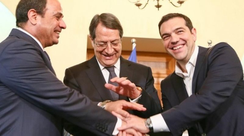 Στο Κάιρο ο Τσίπρας για την τριμερή με Κύπρο - Αίγυπτο