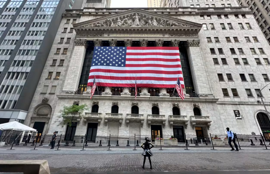 Υποχωρεί η Wall Street εν αναμονή των αποφάσεων της Fed