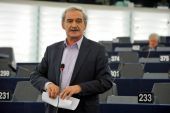 Χουντής: «Ντροπή σας κ. Μοσκοβισί-Είστε υποκριτές και κερδοσκόποι»
