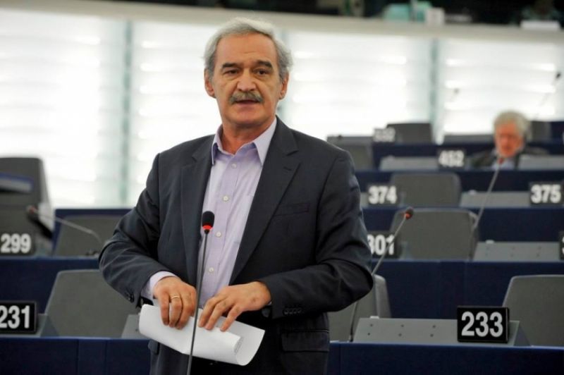 Χουντής: «Ντροπή σας κ. Μοσκοβισί-Είστε υποκριτές και κερδοσκόποι»