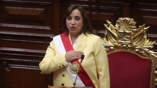 Περού: Ορκίστηκε πρόεδρος η Ντίνα Μπολουάρτε- Υπό κράτηση ο Καστίγιο