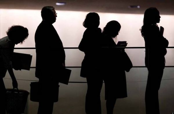 Σημαντικά μειωμένο το ποσοστό ανασφάλιστης εργασίας τον Απρίλιο