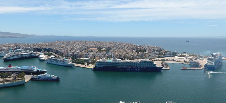 Ο Πειραιάς υποδέχτηκε το πρώτο κρουαζιερόπλοιο για φέτος