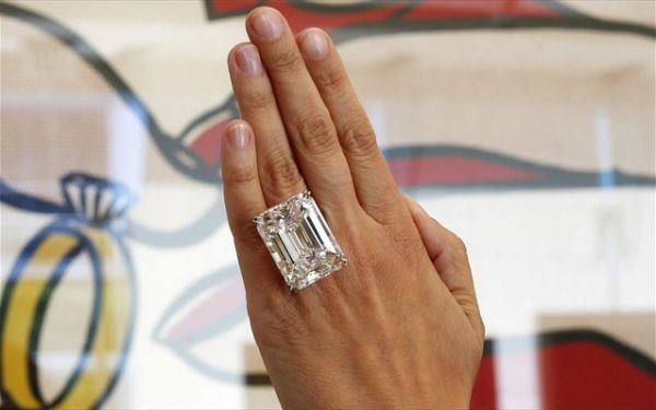 Δημοπρατήθηκε γιγάντιο διαμάντι - Το ακριβότερο που πουλήθηκε στη Ν. Υόρκη