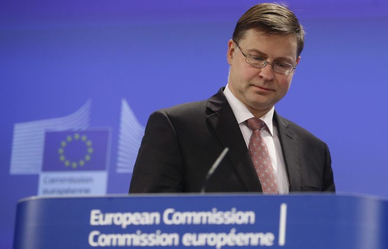 Β. Ντομπρόφσκις: «Περίπλοκες» οι διαπραγματεύσεις με την Ελλάδα