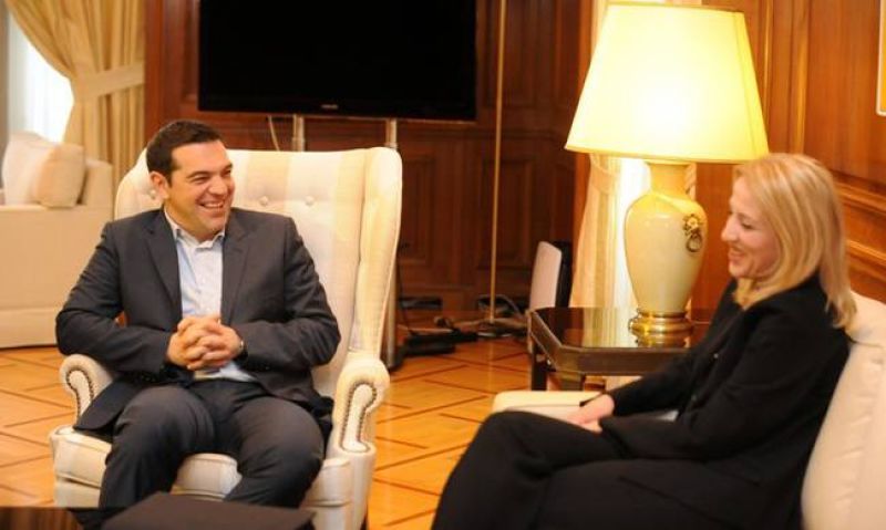 Τσίπρας με Δούρου για τα αποθεματικά