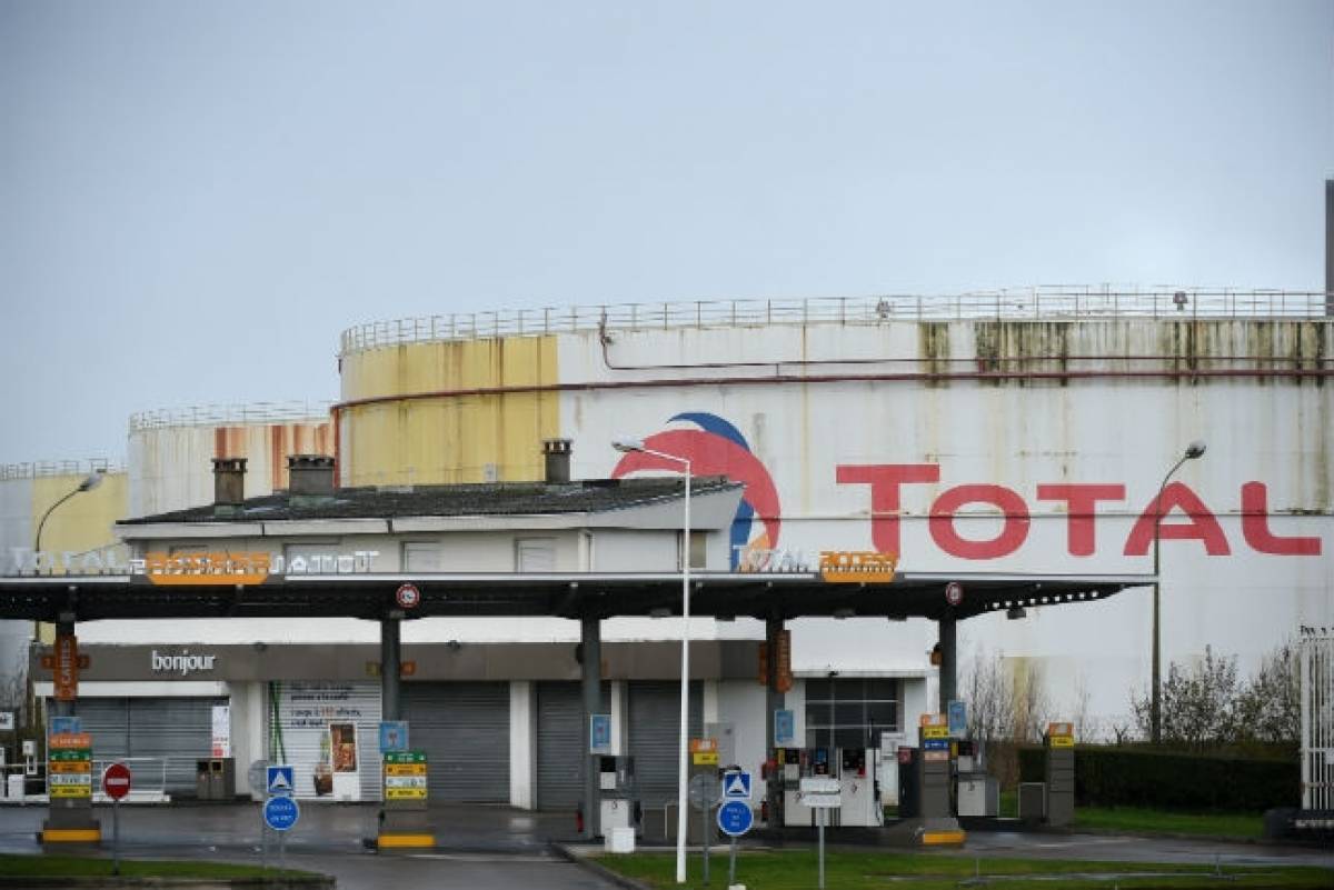 Μεγάλης έκτασης πυρκαγιά σε διυλιστήριο της Total στη Γαλλία