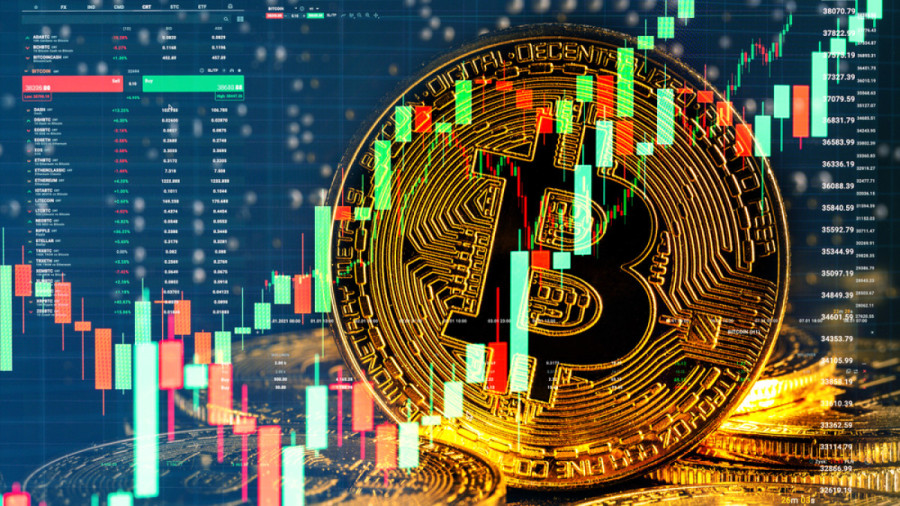 «Παλεύει» και αντέχει πάνω από τα $30.000 το Bitcoin