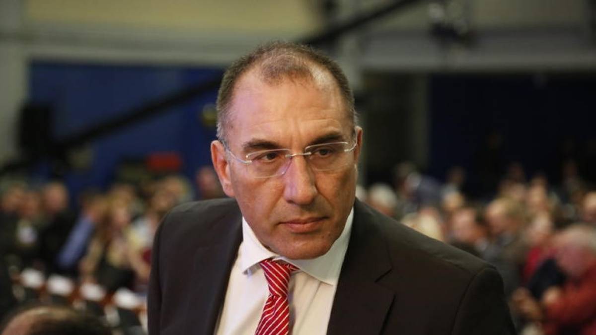 Αρνείται να παραδώσει την αντιπροεδρία της Βουλής ο Δ. Καμμένος