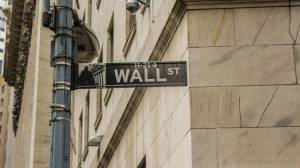 Νέο ρεκόρ ο Nasdaq-«Άλμα» άνω του 5% για το πετρέλαιο