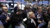H Apple δίνει ώθηση στη Wall-Τι θα αποφασίσει η Fed