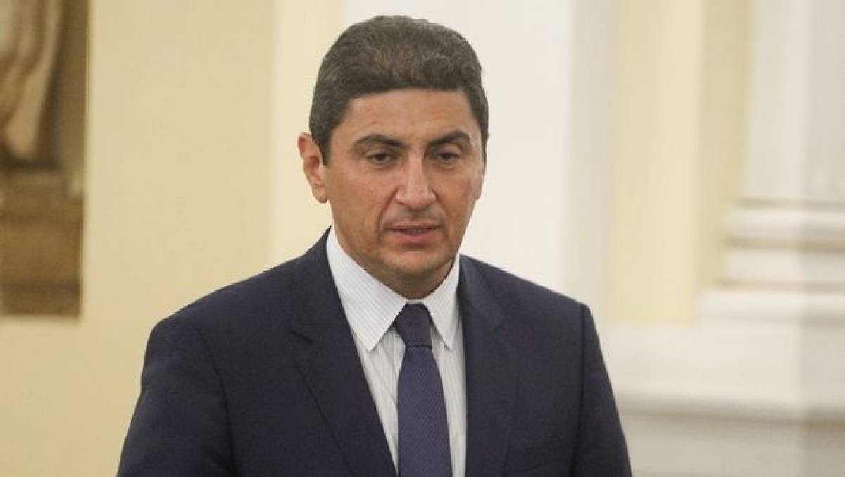 Χάκαραν την ιστοσελίδα του Αυγενάκη- Γέμισε σήματα του Ολυμπιακού