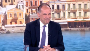 Γεραπετρίτης για επαναπατρισμό Ελλήνων από Ισραήλ, Γαλάζια πατρίδα και στοχοποίηση από Σαμαρά