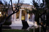 Κυβέρνηση: Θα φέρουμε νέα δημοσιονομική πρόταση στους Θεσμούς